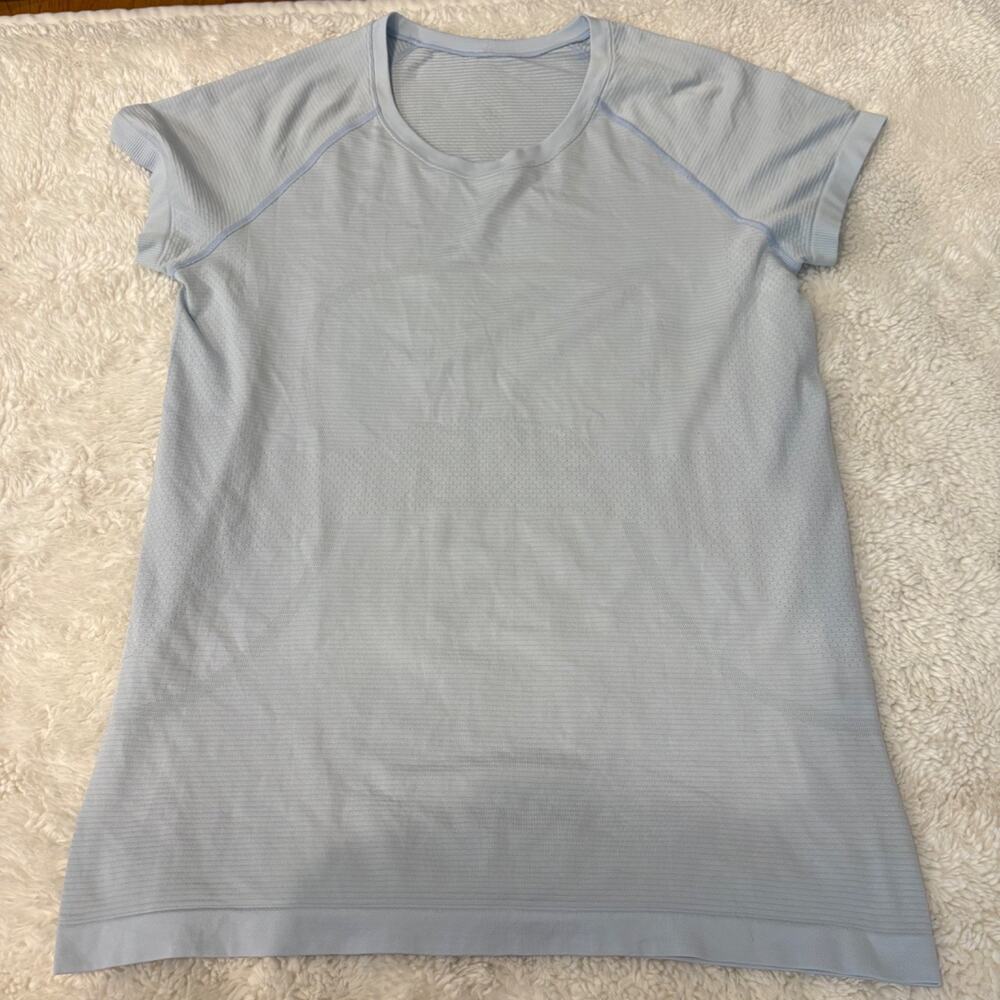 Lululemon Womens Swiftly Tech 12 Blue Athletic Top Workout Preppy Yoga Pilates - Picture 2 of 6